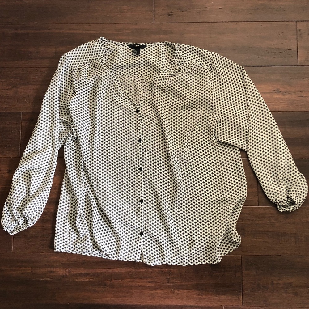 H&M Bottom Down Flowy Top. Size 10.